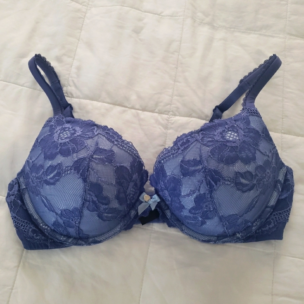 Victoria's Secret Lace Body Pushup - 34D